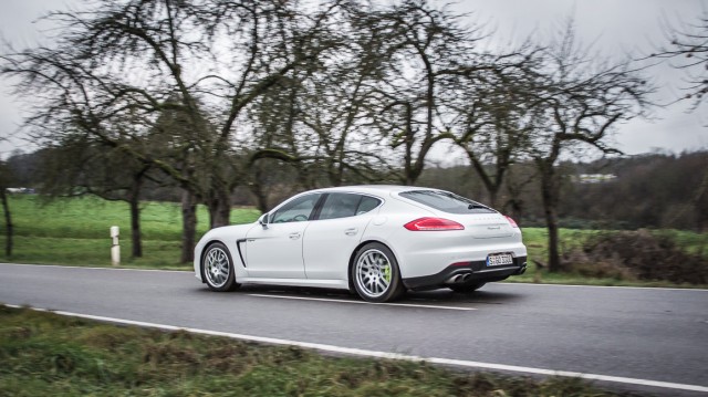 porsche-panamera-s-e-hybrid-01